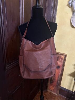 FRYE Leather Side Pocket Hobo Bag in Cognac Gorgeous! Excellent condition